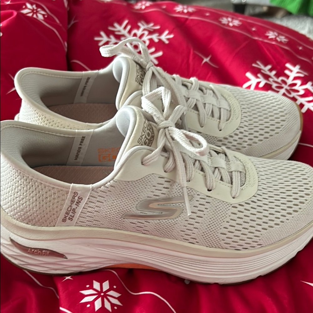 Skechers Women's slip in Athletic Shoes.  Off white/cream